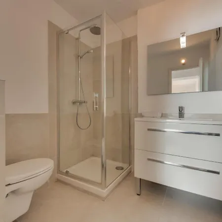 Villa Luxury In Sainte-maxime With Garden *
